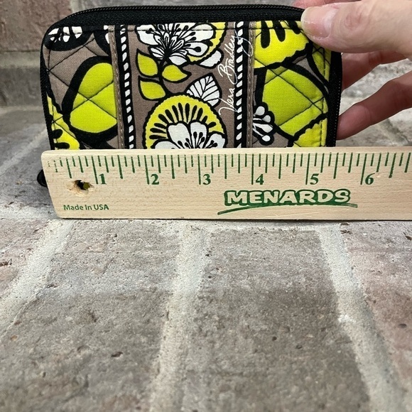 Vera Bradley - Picture 5 of 5